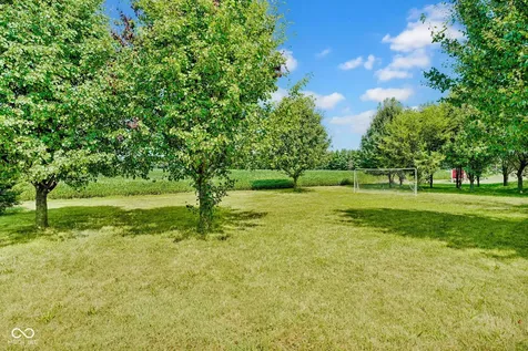 4744 Clairmont Drive Columbus IN 47203