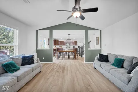 4744 Clairmont Drive Columbus IN 47203