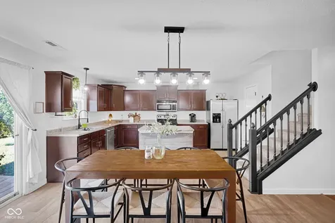 4744 Clairmont Drive Columbus IN 47203