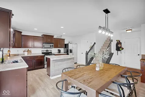 4744 Clairmont Drive Columbus IN 47203