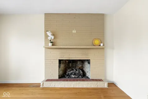 8614 W Dam Road Columbus IN 47201