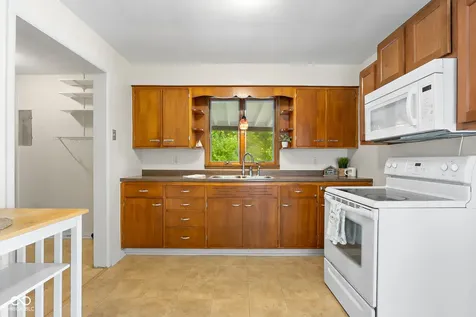 8614 W Dam Road Columbus IN 47201