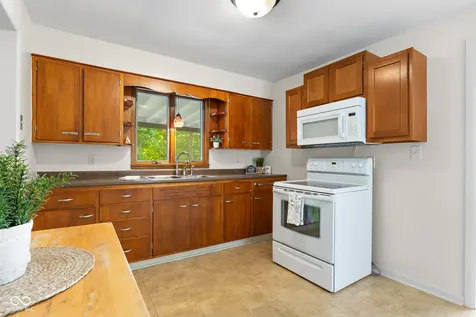 8614 W Dam Road Columbus IN 47201