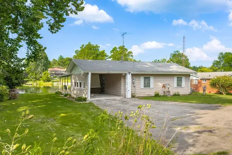 8614 W Dam Road Columbus IN 47201
