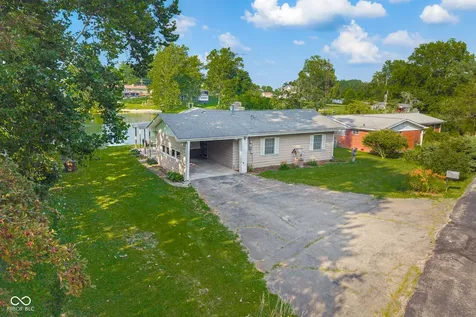8614 W Dam Road Columbus IN 47201