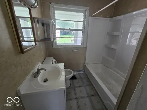 8203 E 48th Street Indianapolis IN 46226