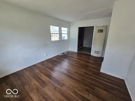 8203 E 48th Street Indianapolis IN 46226