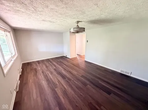 2434 W 67th Street Indianapolis IN 46268