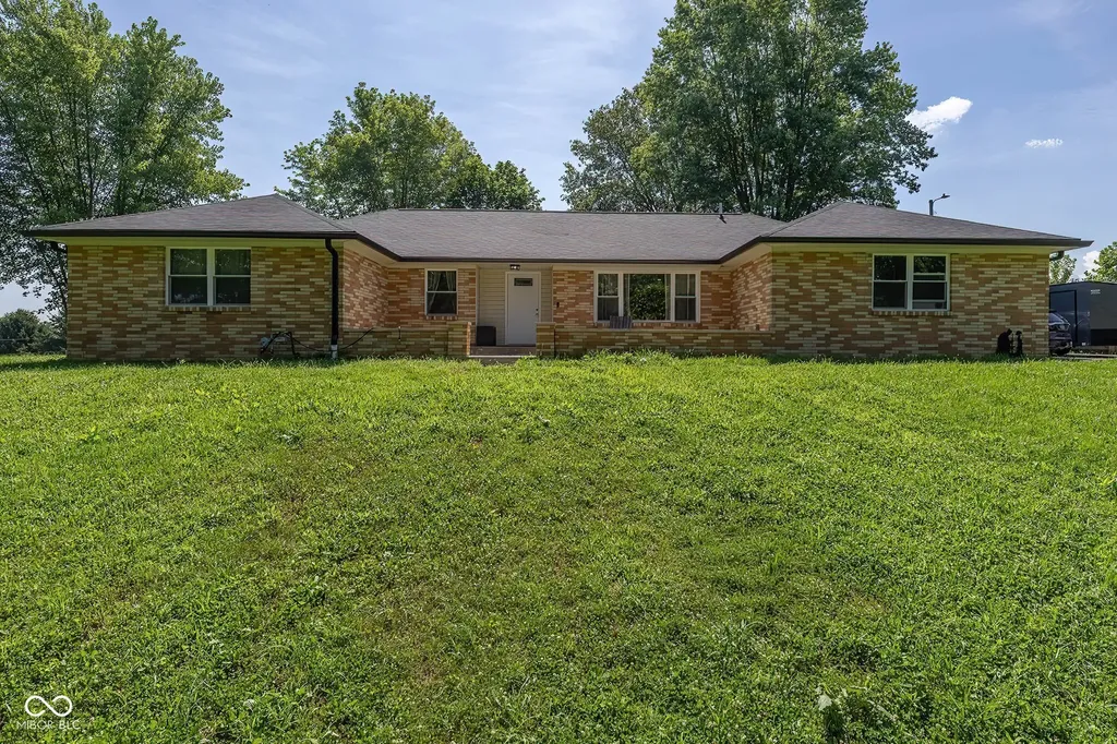 647 N 100 W Franklin IN 46131