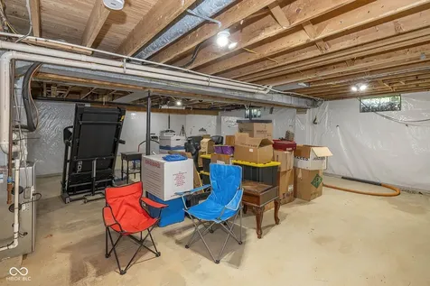 647 N 100 W Franklin IN 46131