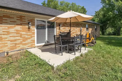 647 N 100 W Franklin IN 46131