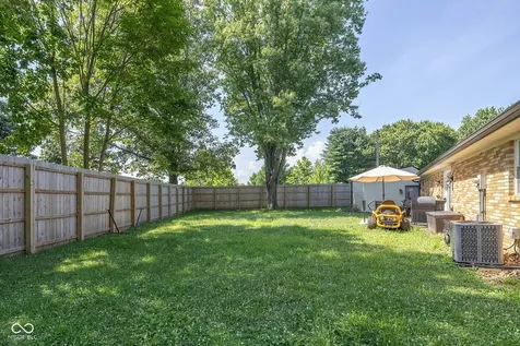 647 N 100 W Franklin IN 46131