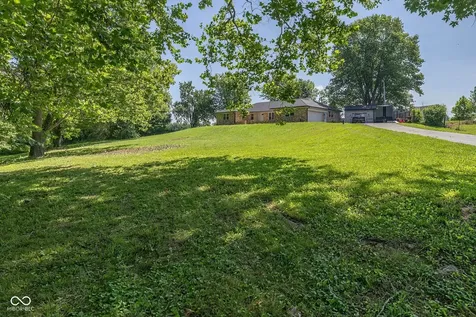 647 N 100 W Franklin IN 46131