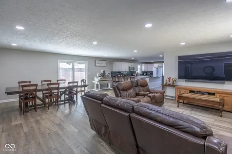647 N 100 W Franklin IN 46131