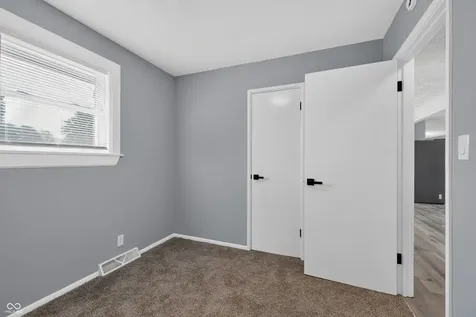 5262 Mark Lane Indianapolis IN 46226