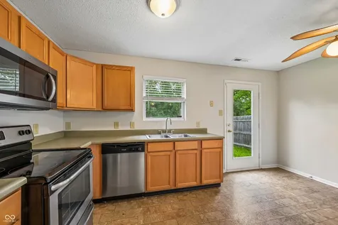 11355 Congaree Way Indianapolis IN 46235