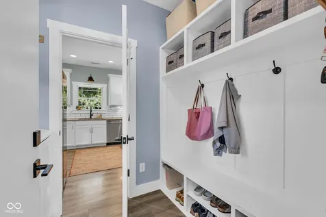 9827 Warren Place Indianapolis IN 46229