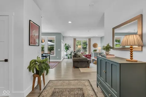 9827 Warren Place Indianapolis IN 46229