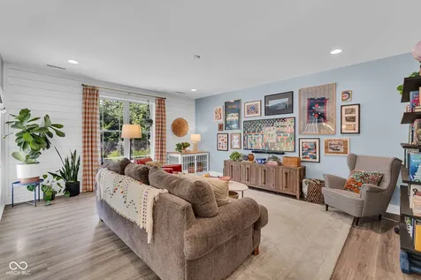 9827 Warren Place Indianapolis IN 46229