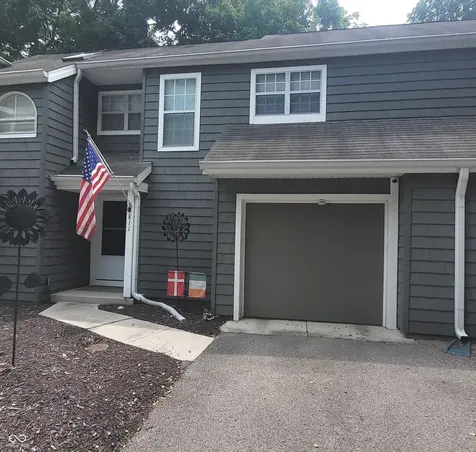 7811 Harbour Isle Indianapolis IN 46240