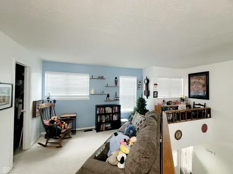 7811 Harbour Isle Indianapolis IN 46240