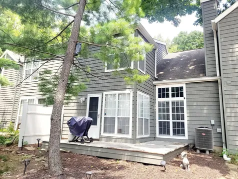 7811 Harbour Isle Indianapolis IN 46240