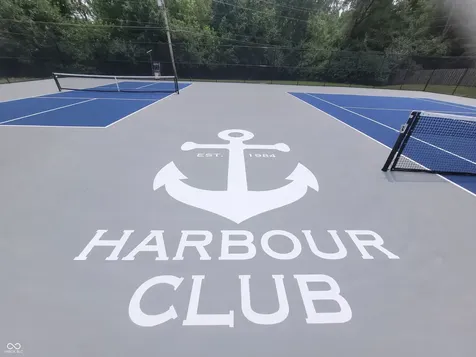 7811 Harbour Isle Indianapolis IN 46240