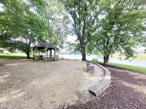 7811 Harbour Isle Indianapolis IN 46240