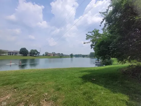 7811 Harbour Isle Indianapolis IN 46240
