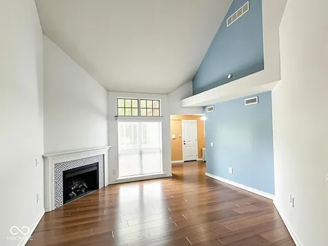 7811 Harbour Isle Indianapolis IN 46240