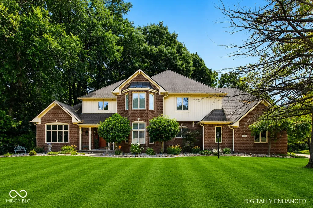1371 Bur Oak Court Avon IN 46123
