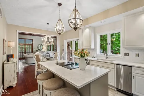 1371 Bur Oak Court Avon IN 46123
