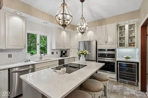 1371 Bur Oak Court Avon IN 46123