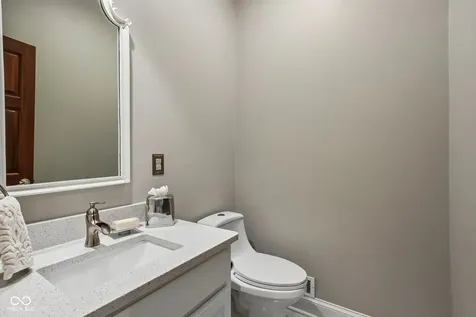 1371 Bur Oak Court Avon IN 46123