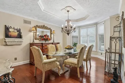 1371 Bur Oak Court Avon IN 46123