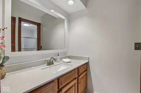 1371 Bur Oak Court Avon IN 46123