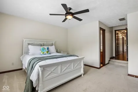 1371 Bur Oak Court Avon IN 46123