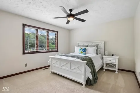 1371 Bur Oak Court Avon IN 46123