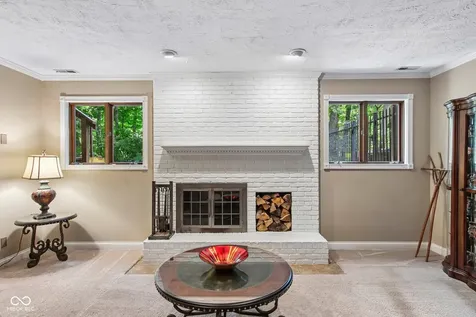 1371 Bur Oak Court Avon IN 46123