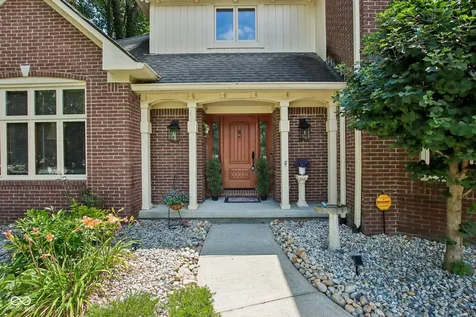 1371 Bur Oak Court Avon IN 46123