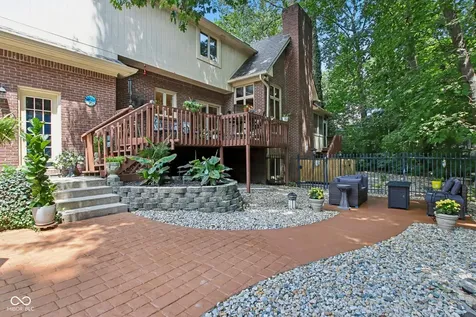 1371 Bur Oak Court Avon IN 46123