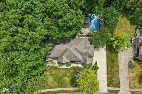 1371 Bur Oak Court Avon IN 46123