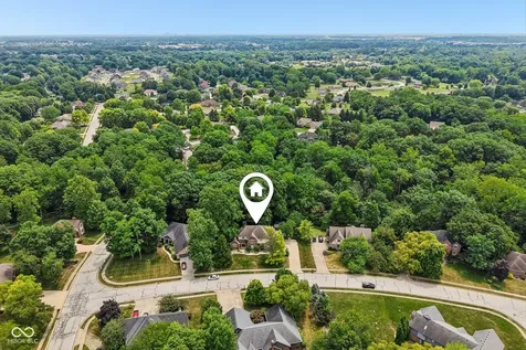 1371 Bur Oak Court Avon IN 46123