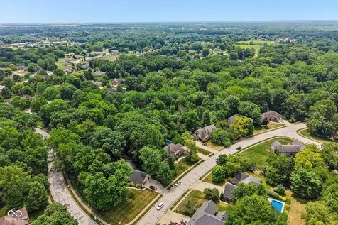 1371 Bur Oak Court Avon IN 46123