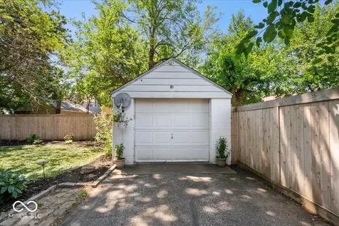 2515 E 58th Street Indianapolis IN 46220