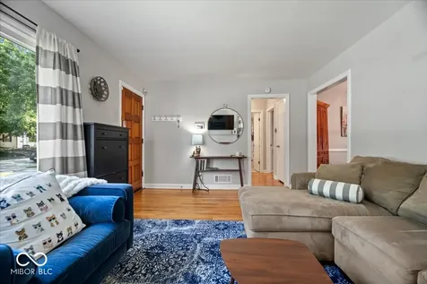 2515 E 58th Street Indianapolis IN 46220