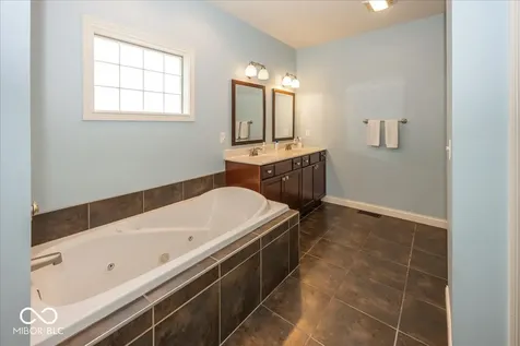 7082 Bitternut Lane Plainfield IN 46168