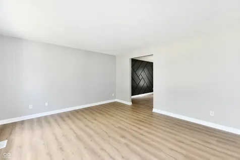 1832 Ambassador Court Indianapolis IN 46214