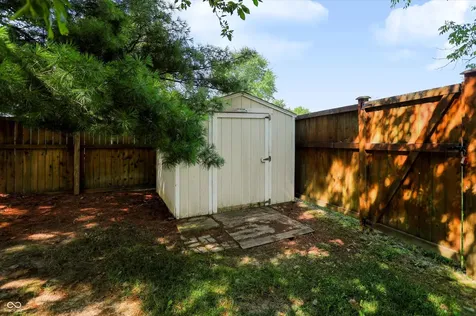 7734 Winding Creek Drive Indianapolis IN 46236