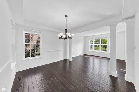 8274 Sweetclover Indianapolis IN 46256